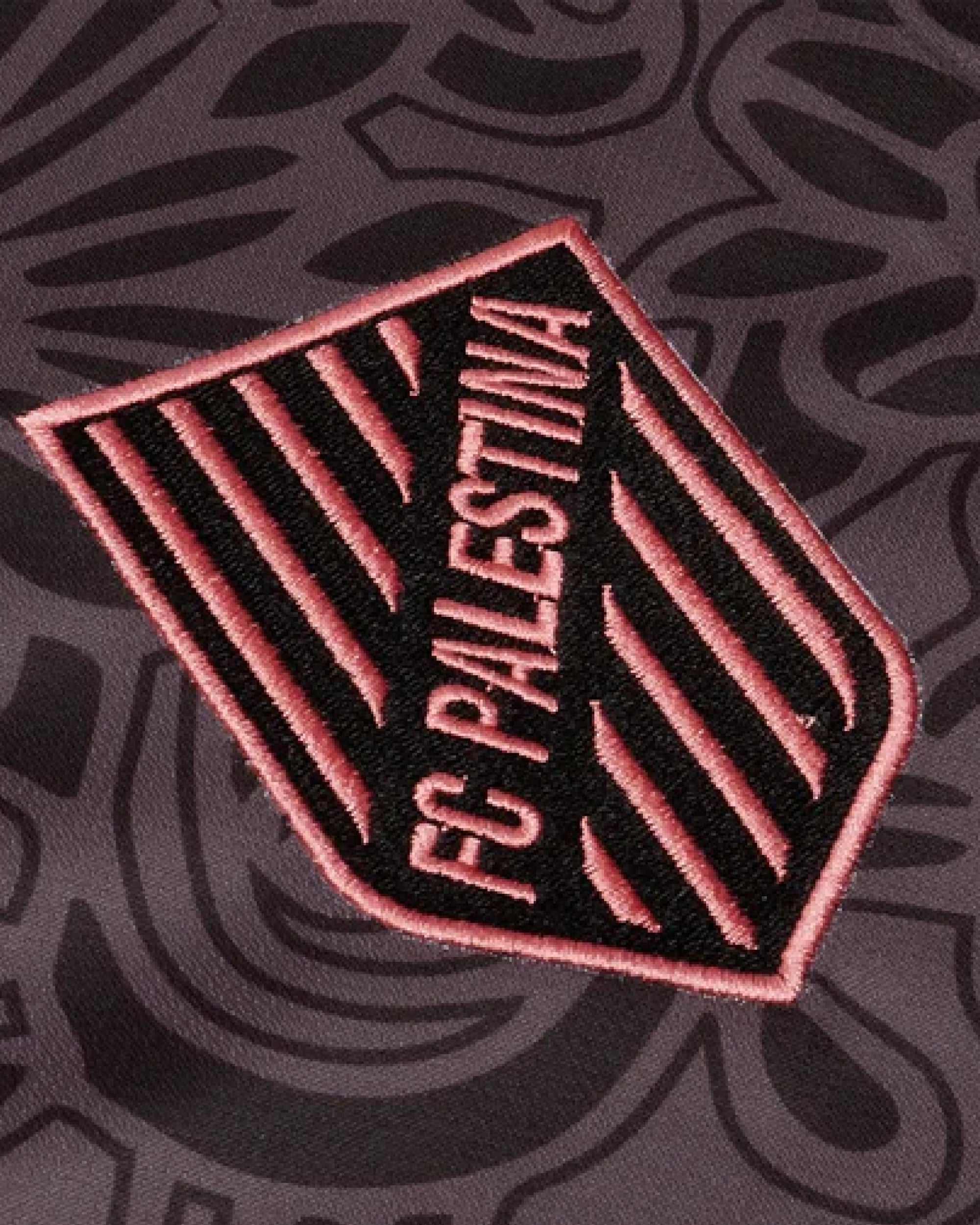 Écusson brodé FC Palestina maillot palestine noir et rose badge premium détail haute qualité